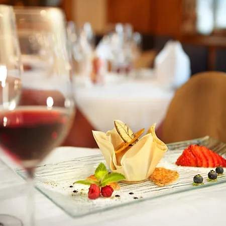 Zum Hirschen Zell Am 4*