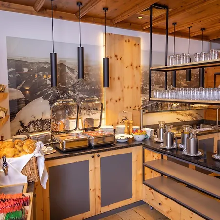 Отель Zum Hirschen Zell Am Целль-ам-Зе