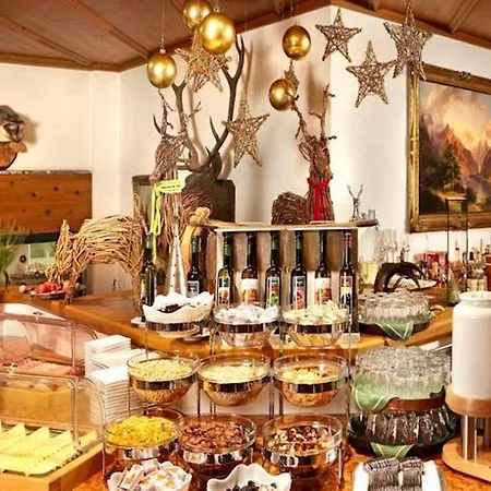 Отель Zum Hirschen Zell Am 4*