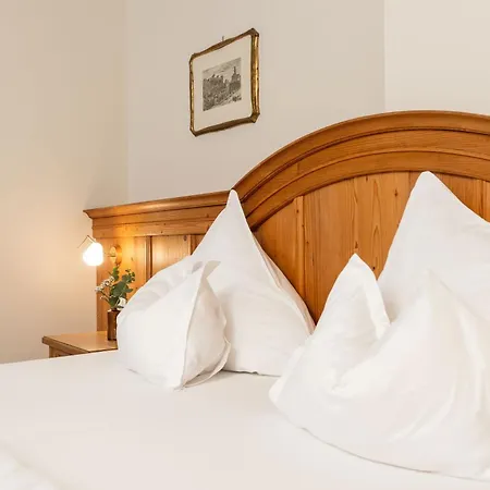 فندق Zum Hirschen Zell Am زيل أم سي