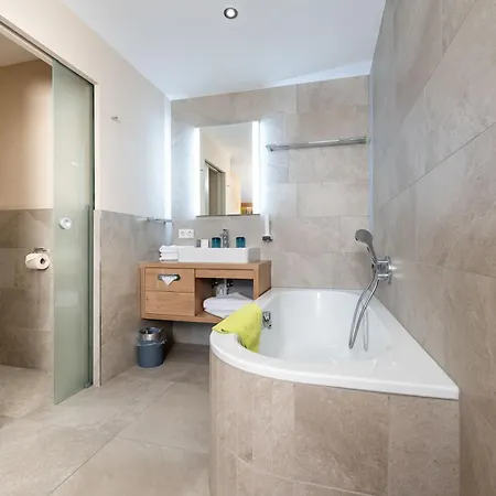 Zum Hirschen Zell Am 4*