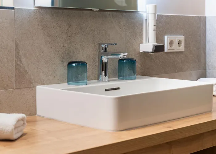 Zum Hirschen Zell Am 4*