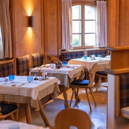 Szálloda Zum Hirschen Zell Am