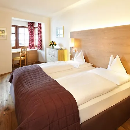 Szálloda Zum Hirschen Zell Am