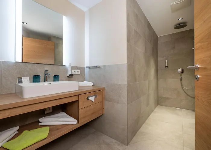 Zum Hirschen Zell Am 4*